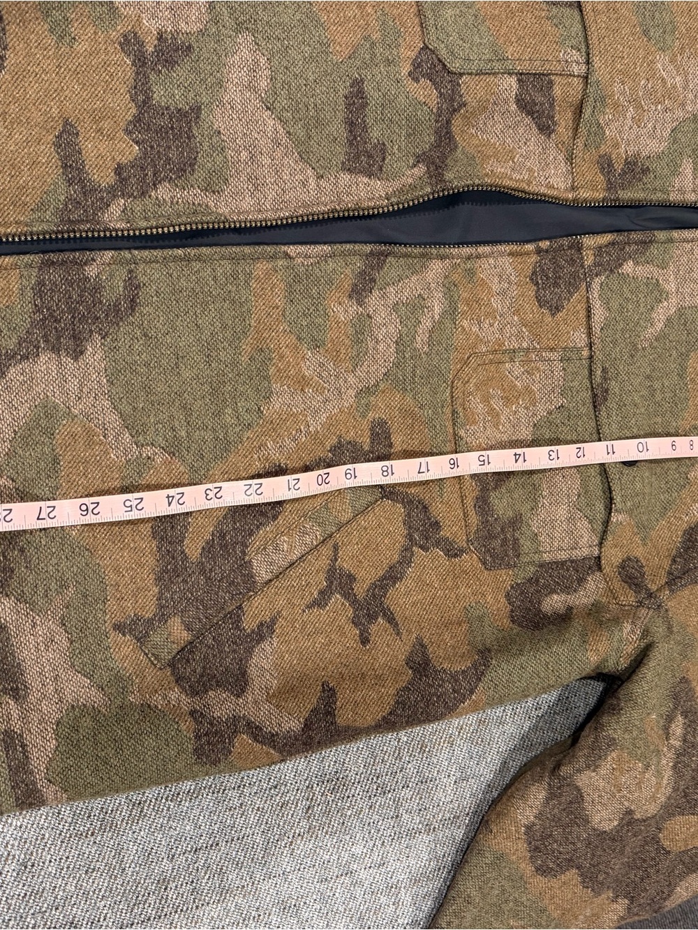 L.L.Bean Men's camo Wool Blend Zip Jacket - Picture 5 of 7